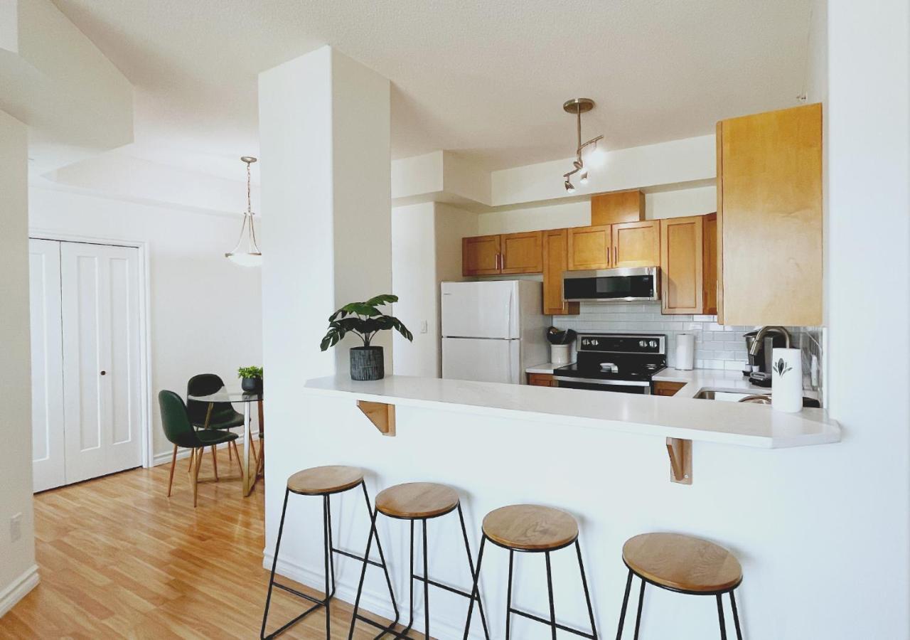 Downtown Waterfront Kelowna Oasis Newly Renovated 2Bed 2Bath Apartment Ngoại thất bức ảnh