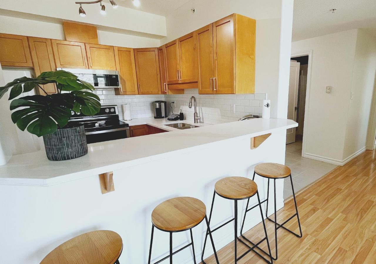 Downtown Waterfront Kelowna Oasis Newly Renovated 2Bed 2Bath Apartment Ngoại thất bức ảnh