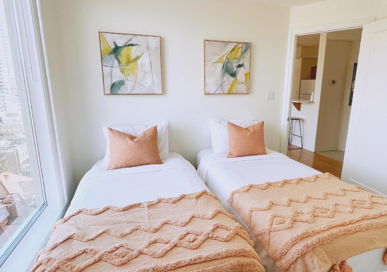 Downtown Waterfront Kelowna Oasis Newly Renovated 2Bed 2Bath Apartment Ngoại thất bức ảnh
