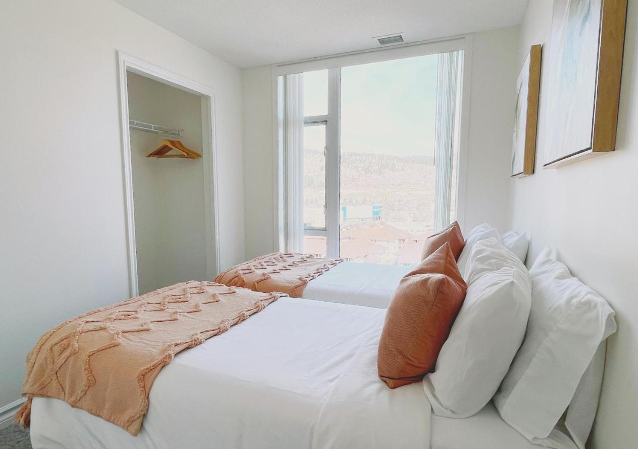 Downtown Waterfront Kelowna Oasis Newly Renovated 2Bed 2Bath Apartment Ngoại thất bức ảnh